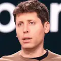 ¿El nuevo iPhone? Sam Altman y Ive van por la corona