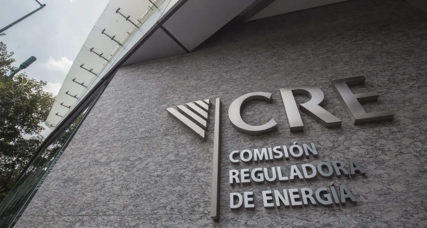 ¡CRE acelera mano dura en energía y saca la escoba!