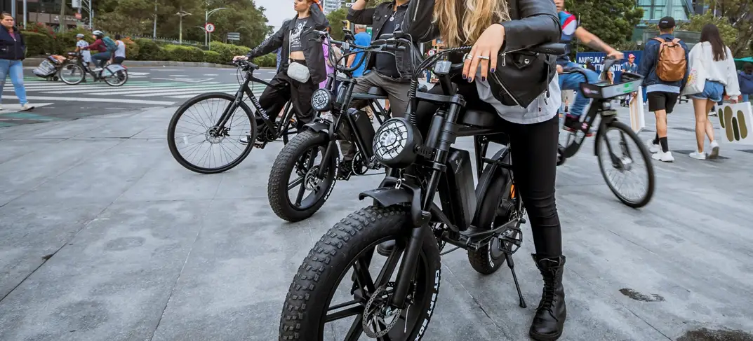 CDMX exige placas y licencia para bicis y scooters eléctricos; riesgo regulatorio