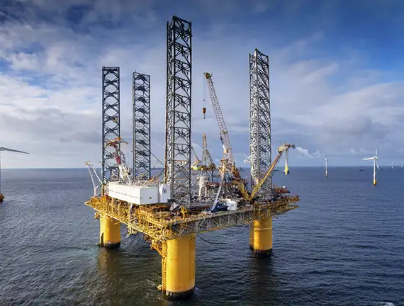 Petroleras globales blindan finanzas ante caída del crudo: ¿Y Pemex está lista?