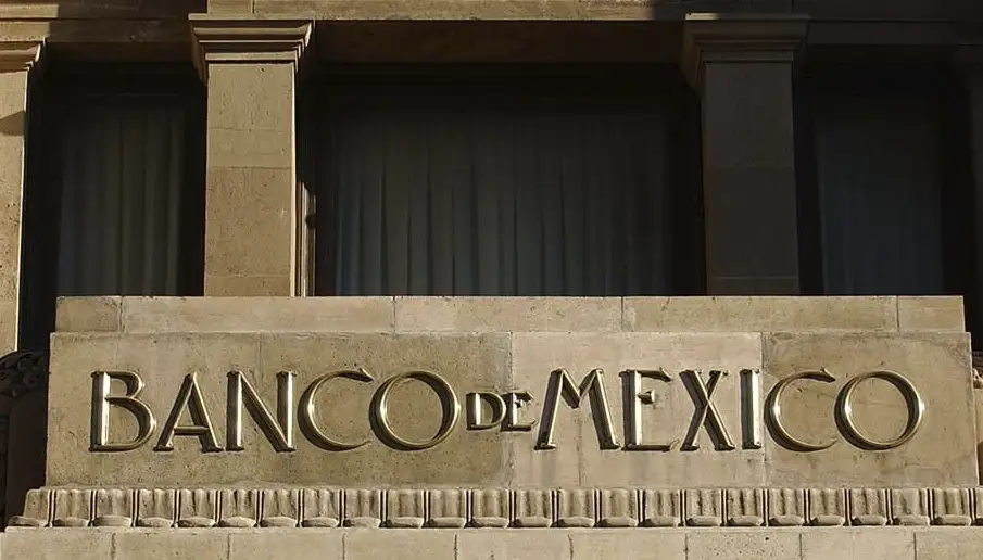 Banxico descarta pérdida del grado; riesgo de Pemex condiciona financiamiento