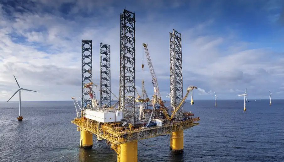 Iberdrola instala el primer monopilote de East Anglia Three, su mayor parque eólico marino