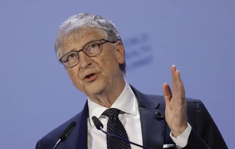 Elon Musk bajo fuego: Bill Gates lo destroza por su apoyo a la extrema derecha