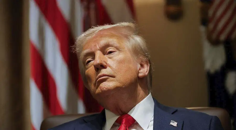 Trump impone arancel del 25% a autos no fabricados en EU: ¿Cómo afecta a México?