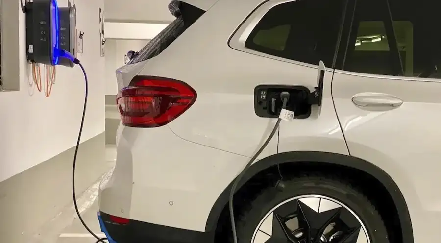 México frena en seco: la red eléctrica no aguanta una ola de autos eléctricos