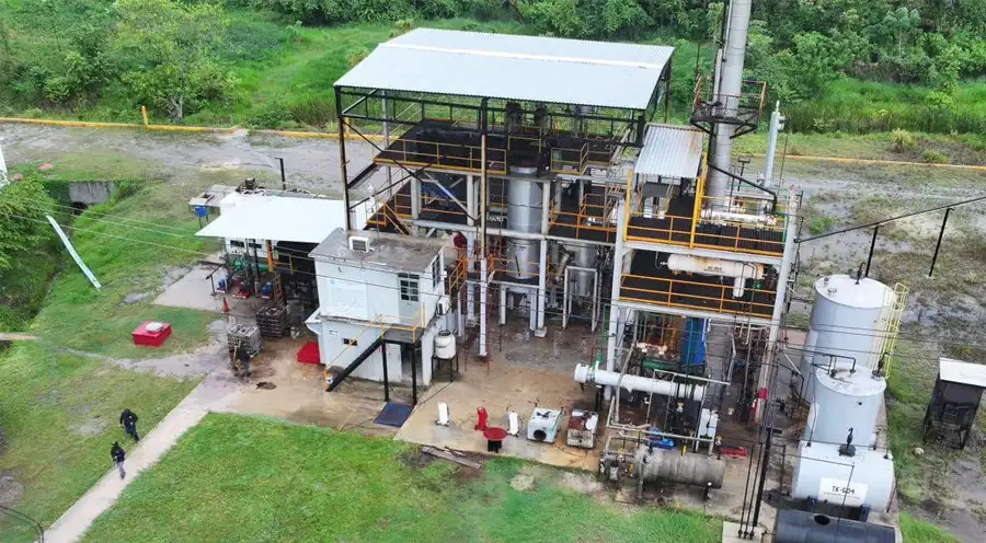 Desmantelan refinería clandestina en Veracruz: aseguran medio millón de litros de crudo ilegal
