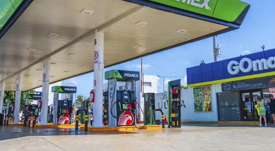 Gasolina en México: el campo de batalla donde se reparten $3,000 millones diarios