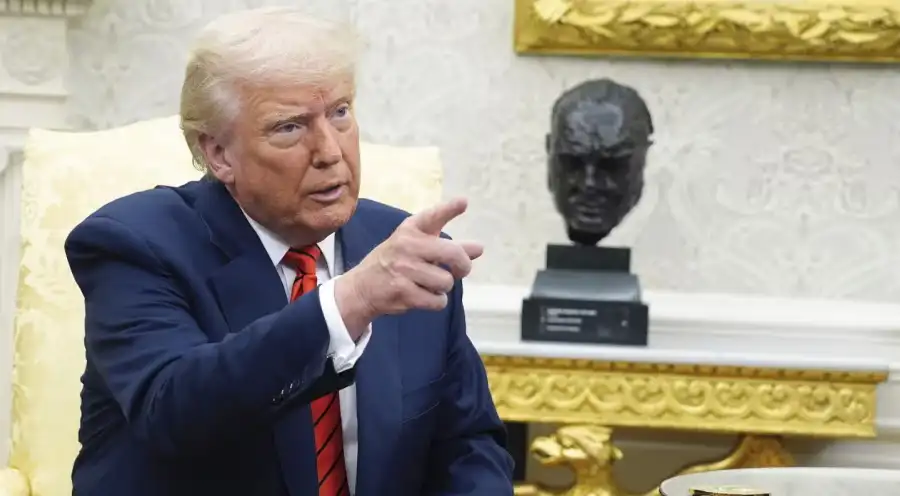 ¿Censura o protección? Trump insiste en ‘borrar’ autos de México y Canadá