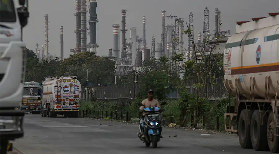 Refinerías indias piden claridad tras amenaza de Trump