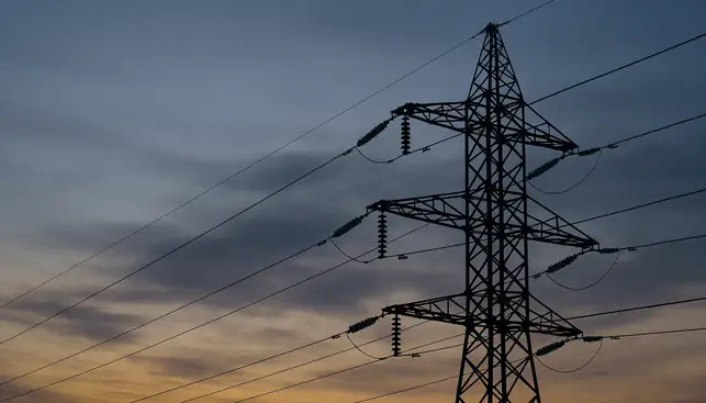 Licitación CFE Los Cabos 240 MW: garantías, entregables y riesgos contractuales que definen quién puede competir