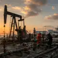 Pemex logra cinco trimestres de producción estable: riesgos fiscales y operativos